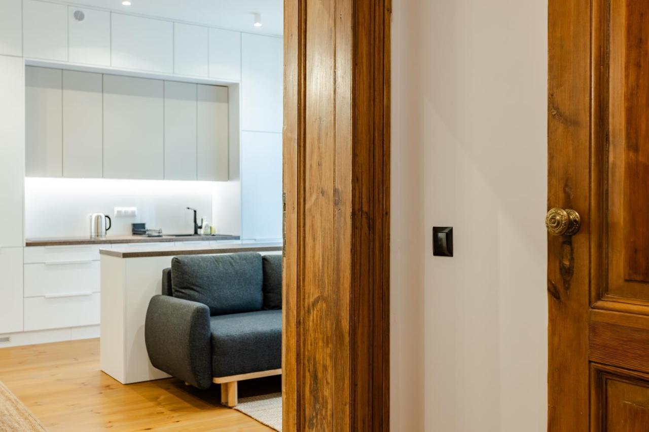 Two Bedroom Very Berry Apartment In Poznan With Desk By Noclegi Renters المظهر الخارجي الصورة